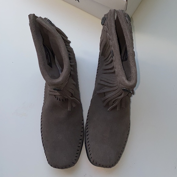 AUTH NIB MINNETONKA Hi-Top Back Zip Boot Grey - Picture 2 of 12